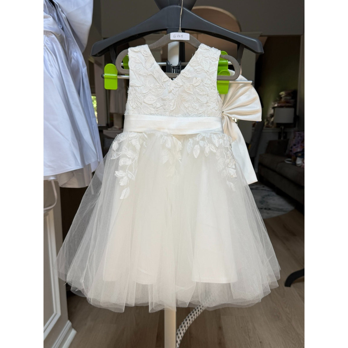 G005 NWT Defect Toddler Girls Size 2 (2T) Ivory Lace Tulle Flower Girl Dress Bow