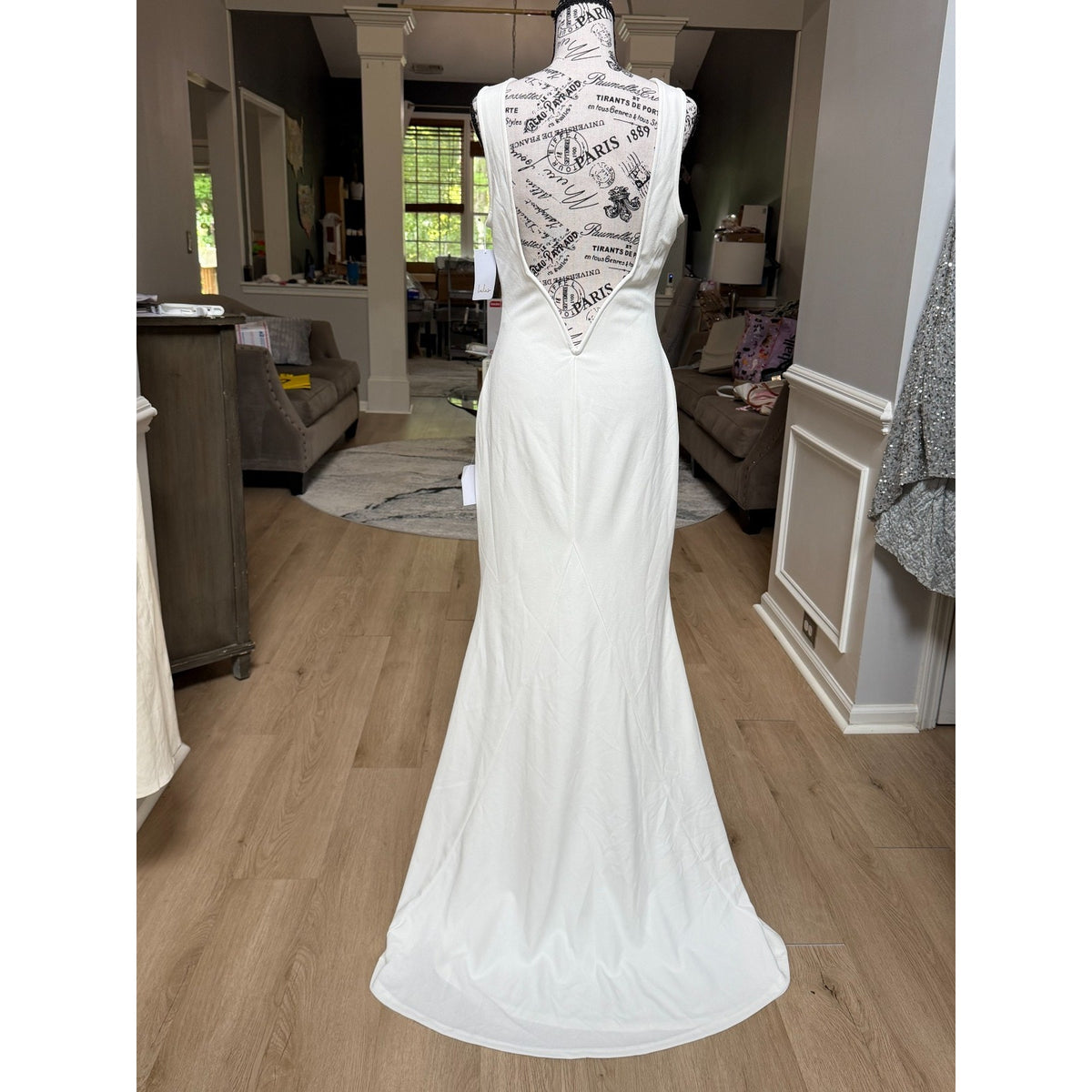 WG028 Lulus - Va Va Voom White Backless Mermaid Maxi Dress