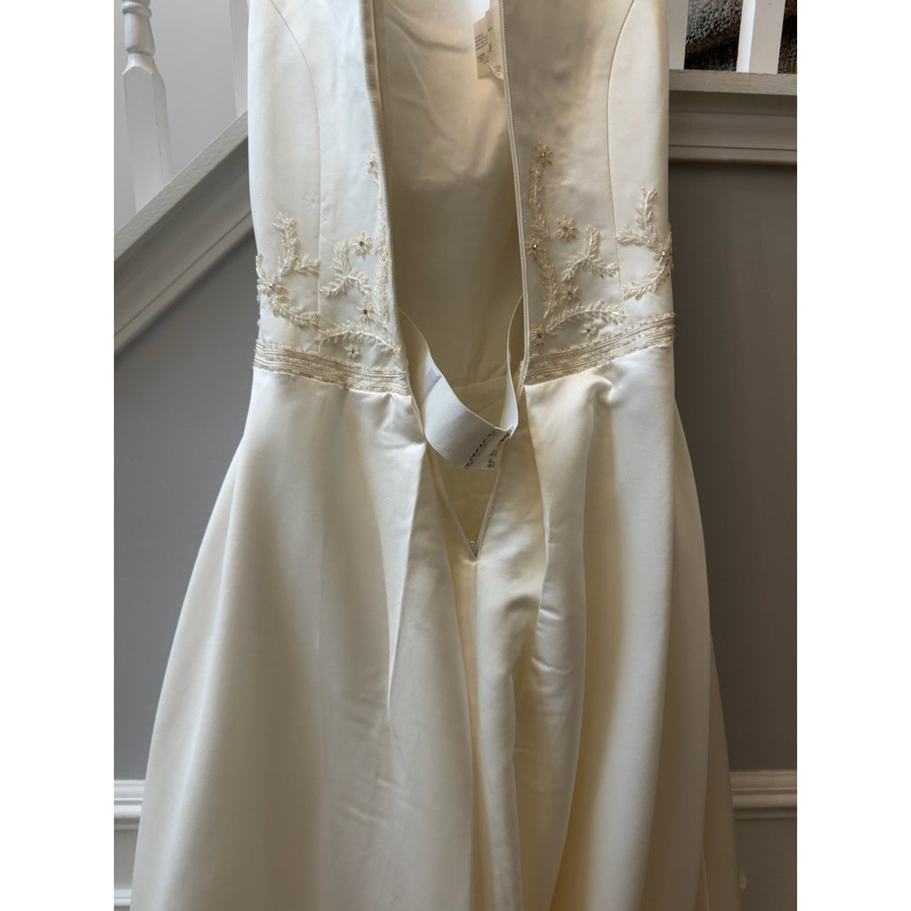WG004 Da Vinci Size 12 Soft White Ivory Beaded Satin A-Line Wedding Dress Gown