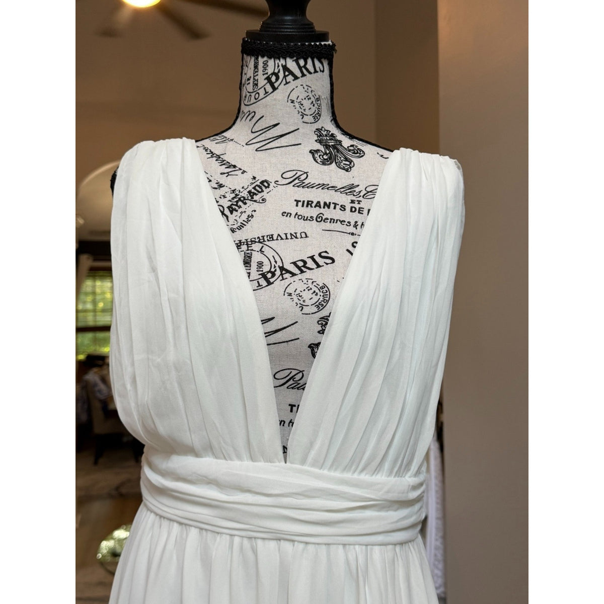 WG009 Lulus Size L White Plunging V Chiffon A-Line Wedding Gown Side Slit