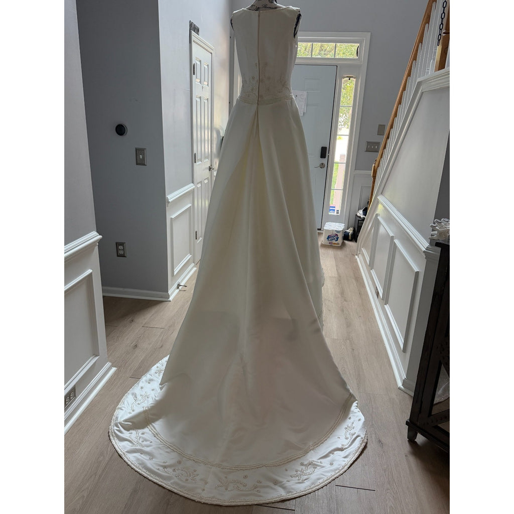 WG004 Da Vinci Size 12 Soft White Ivory Beaded Satin A-Line Wedding Dress Gown