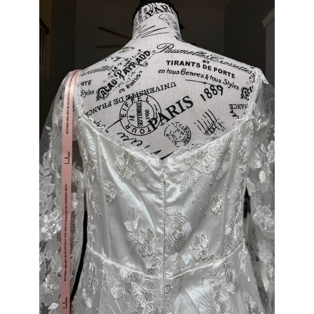 WG002 Lulus Romance Dreamer Size L White Lace Off-Shoulder Wedding Gown New