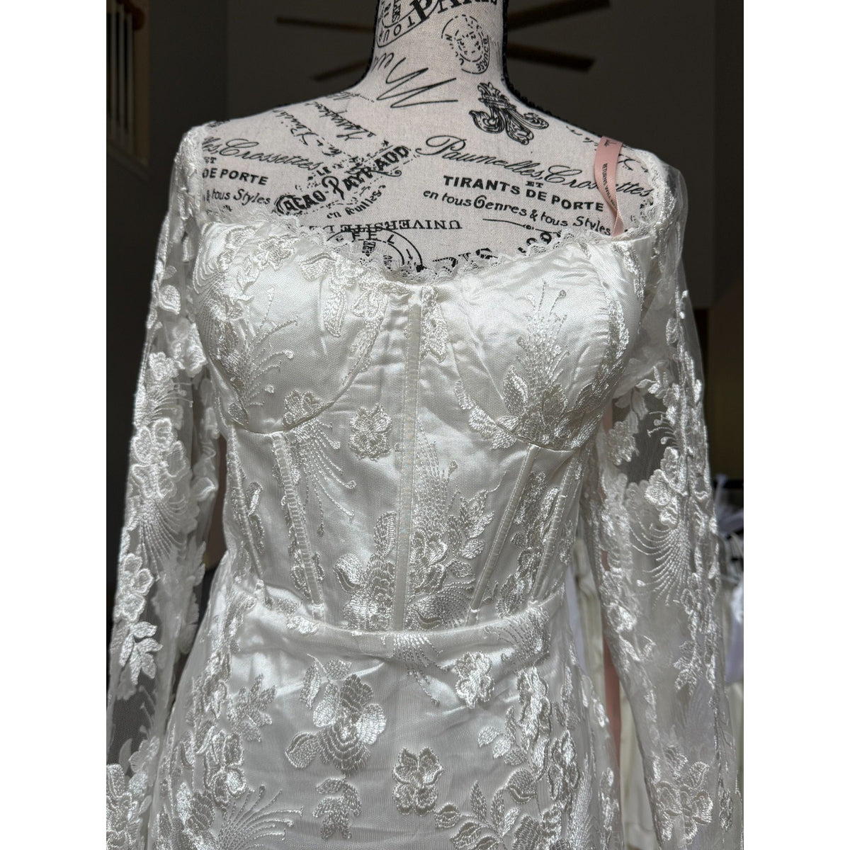 WG002 Lulus Romance Dreamer Size L White Lace Off-Shoulder Wedding Gown New
