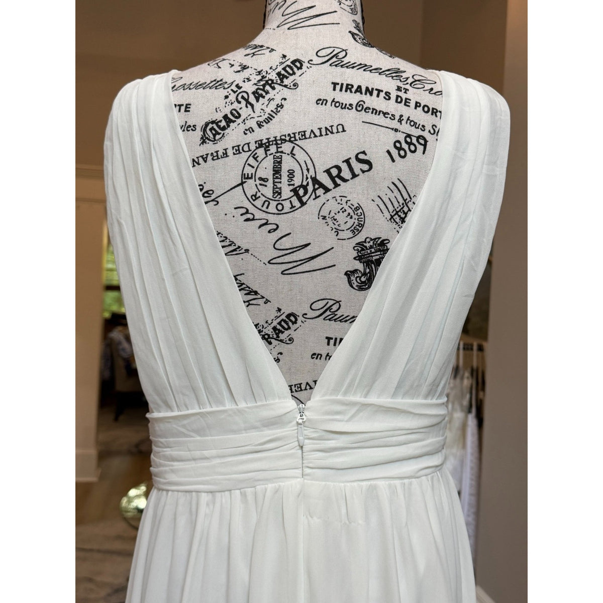 WG009 Lulus Size L White Plunging V Chiffon A-Line Wedding Gown Side Slit