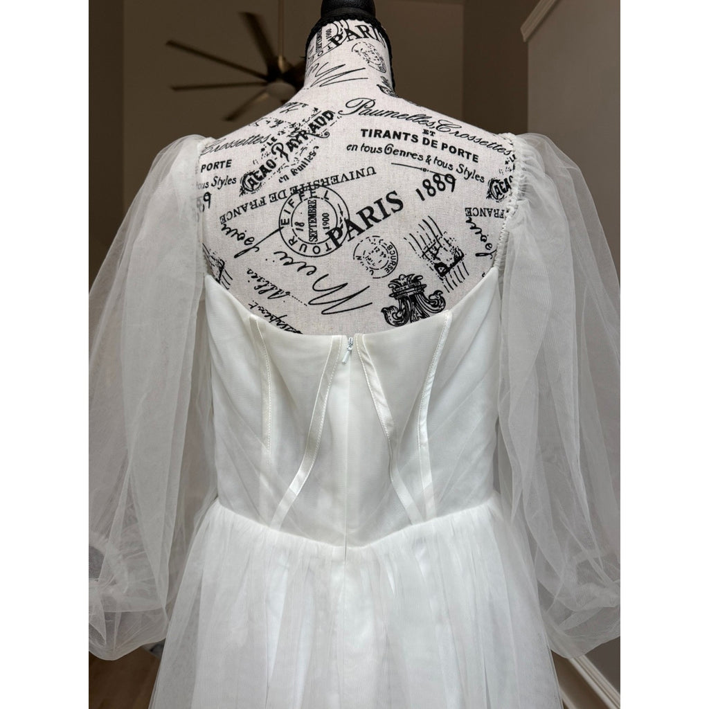 WG006 Size 12 Soft White Tulle Puff Sleeve Sweetheart A-Line Wedding Gown