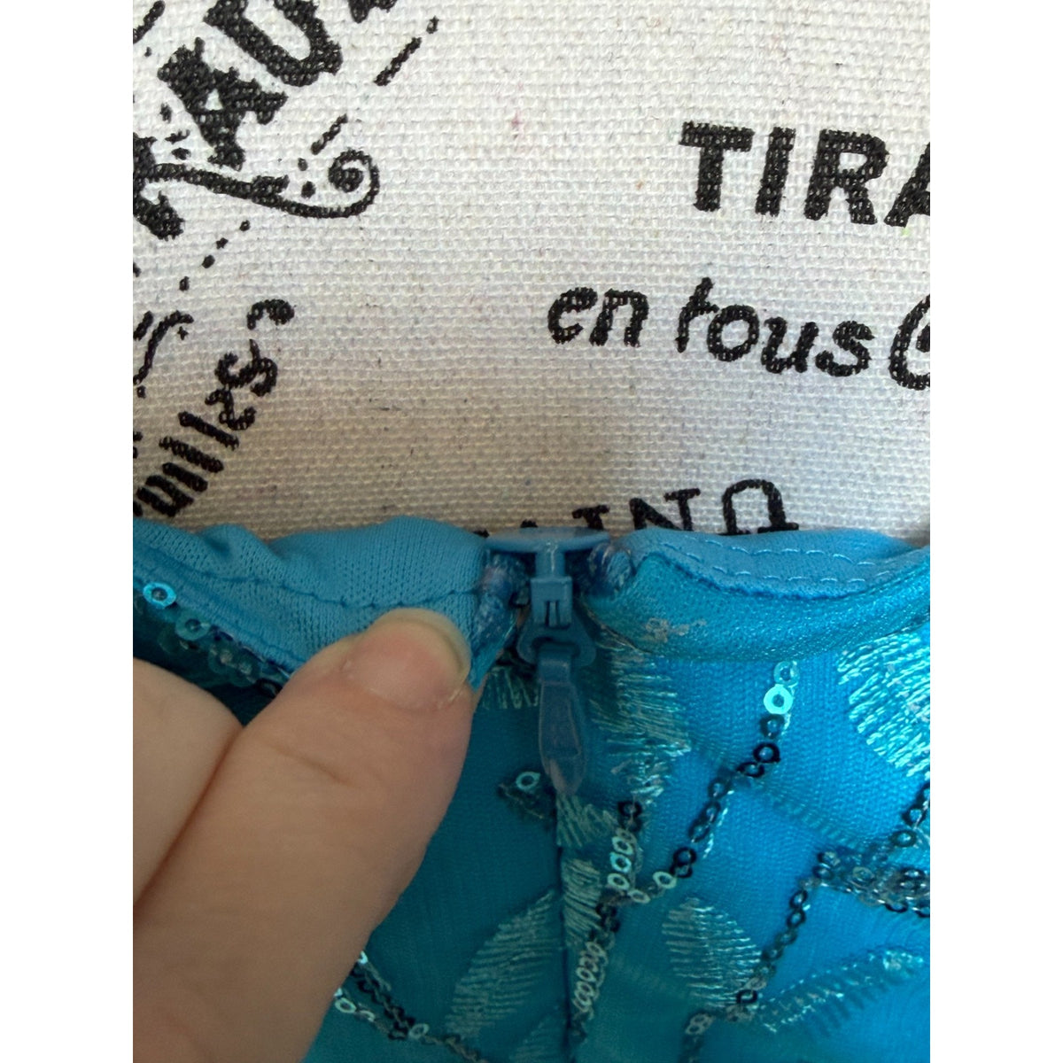 G003 NWT Turquoise Blue Sequin Leaf Mesh Overlay Formal Maxi Gown Dress Size 14