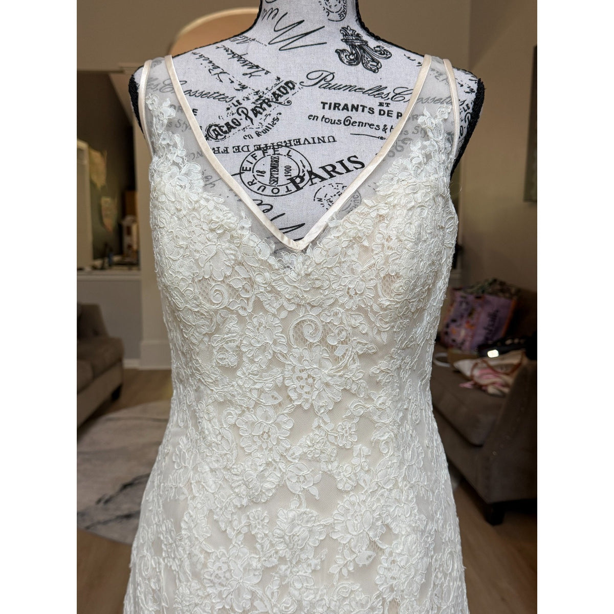 WG022 Maggie Sottero Melanie 4MS061 Ivory/Light Gold Lace Wedding Gown Sz 12
