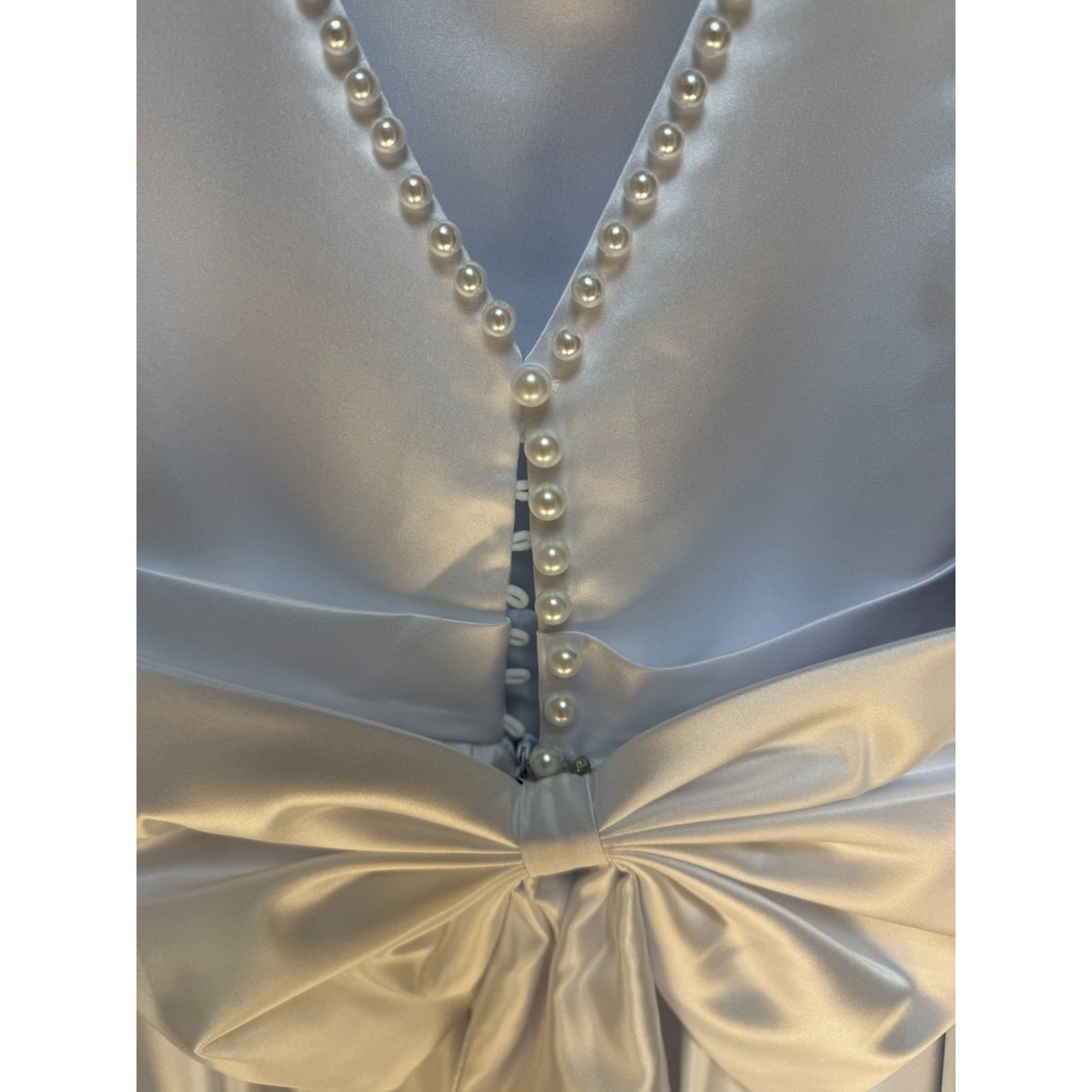 G004 NWT Girls Size 6 White Faux Pearl Flower Girl Formal Gown Bow
