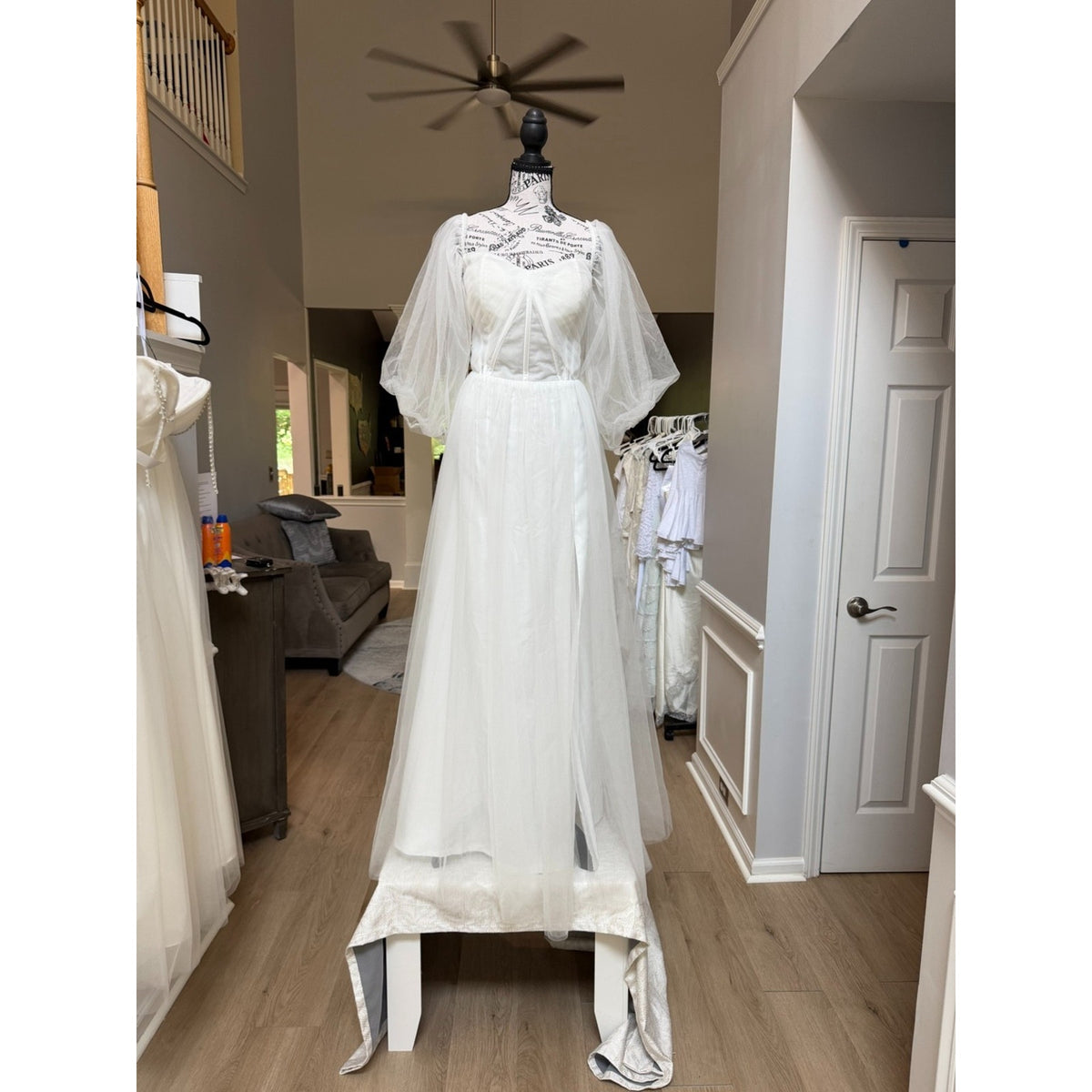 WG006 Size 12 Soft White Tulle Puff Sleeve Sweetheart A-Line Wedding Gown