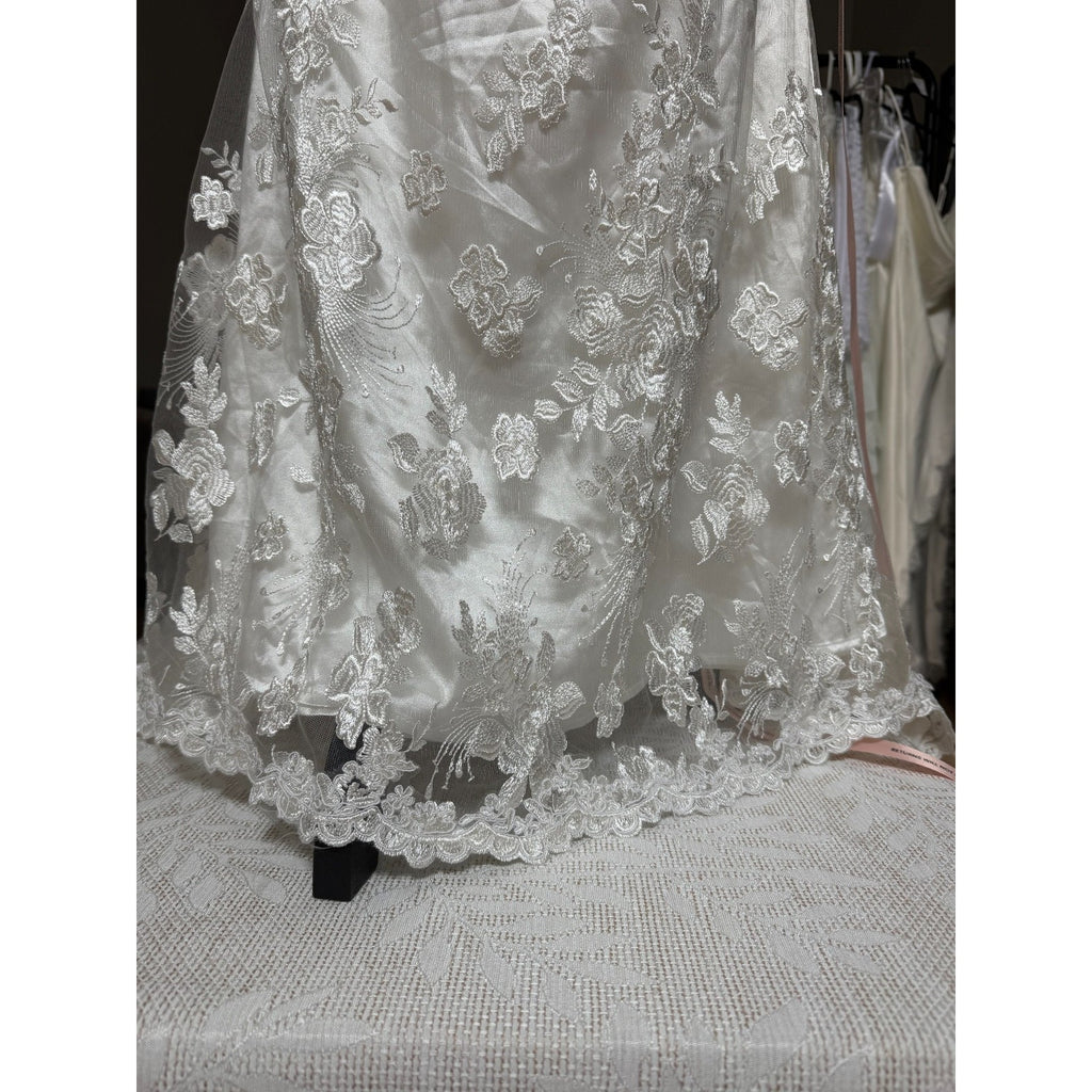 WG002 Lulus Romance Dreamer Size L White Lace Off-Shoulder Wedding Gown New