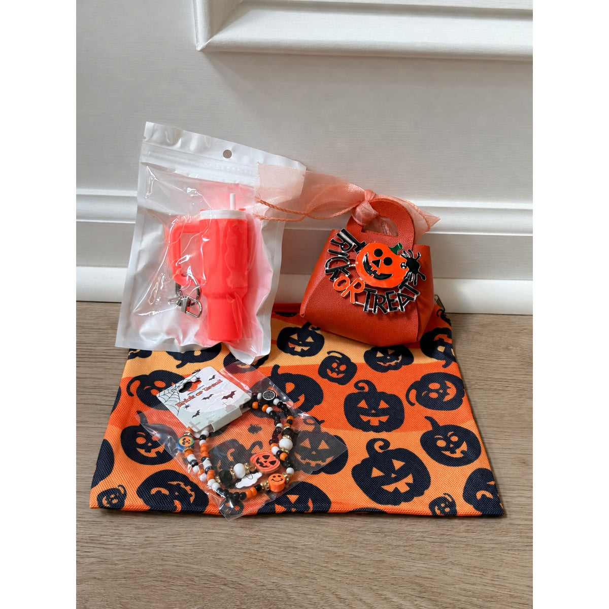 Halloween Gift Set 5 Piece Pumpkin Pouch Orange Mini Bag Bracelet Keychain