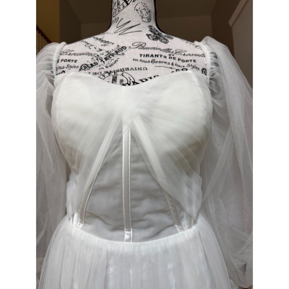 WG006 Size 12 Soft White Tulle Puff Sleeve Sweetheart A-Line Wedding Gown