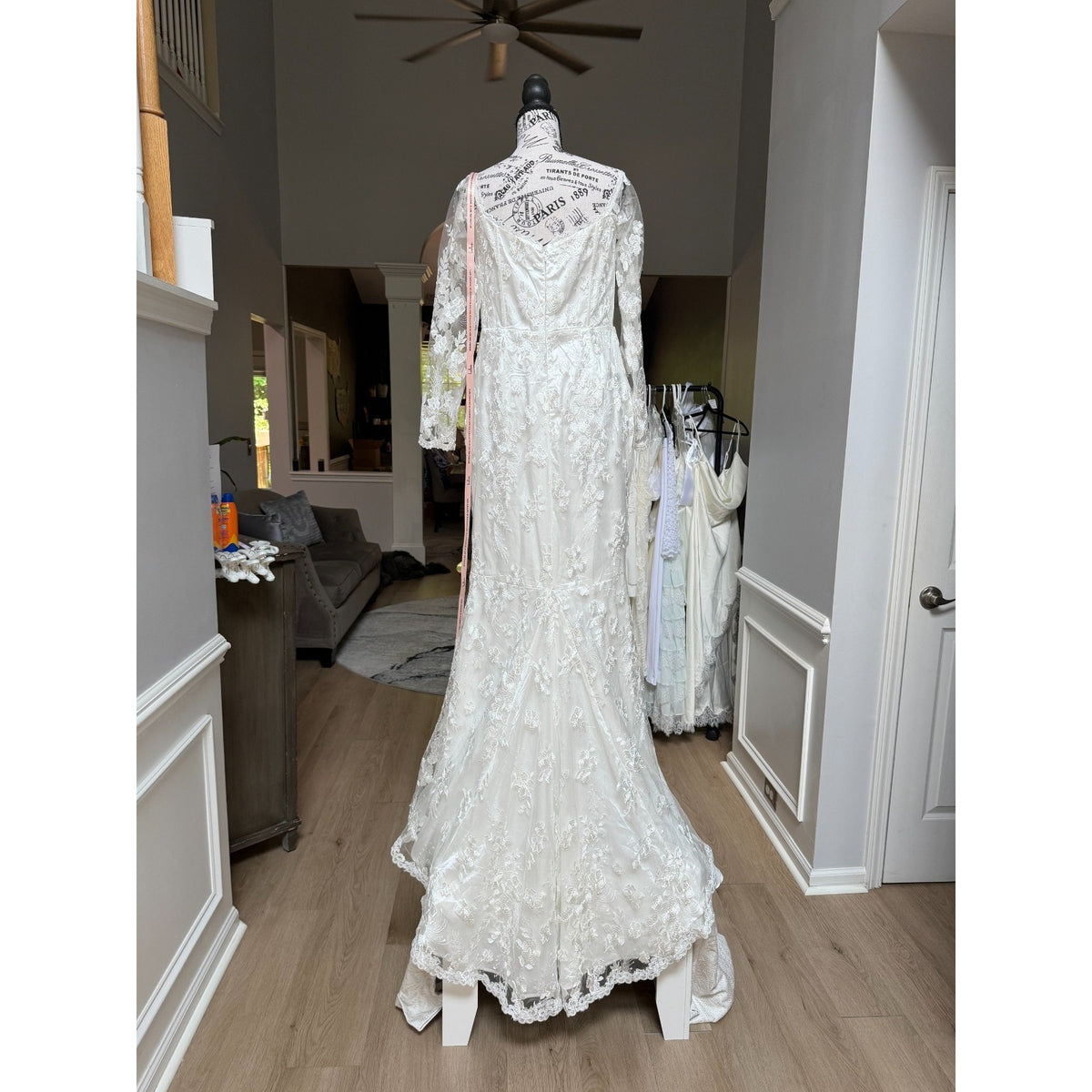 WG002 Lulus Romance Dreamer Size L White Lace Off-Shoulder Wedding Gown New
