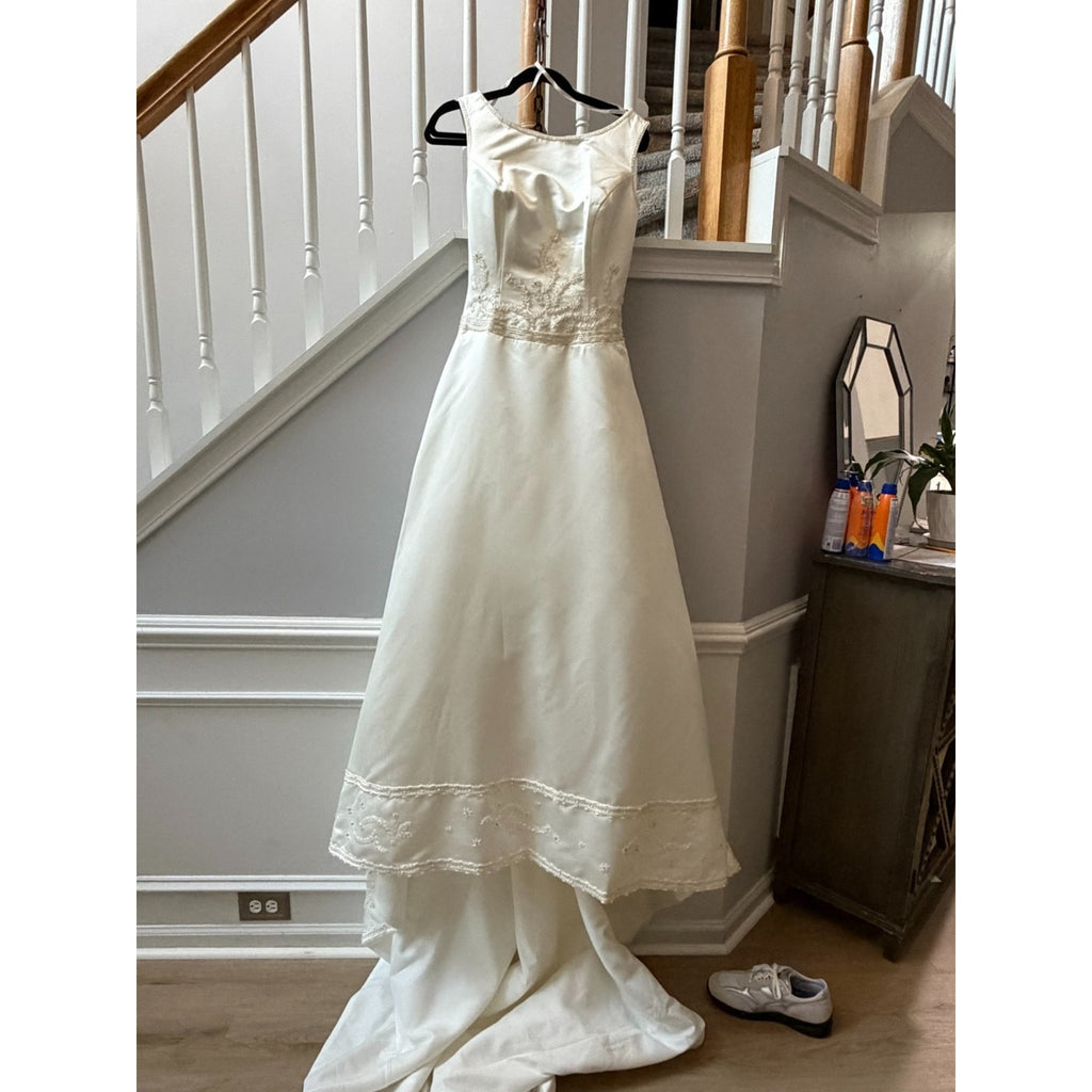 WG004 Da Vinci Size 12 Soft White Ivory Beaded Satin A-Line Wedding Dress Gown