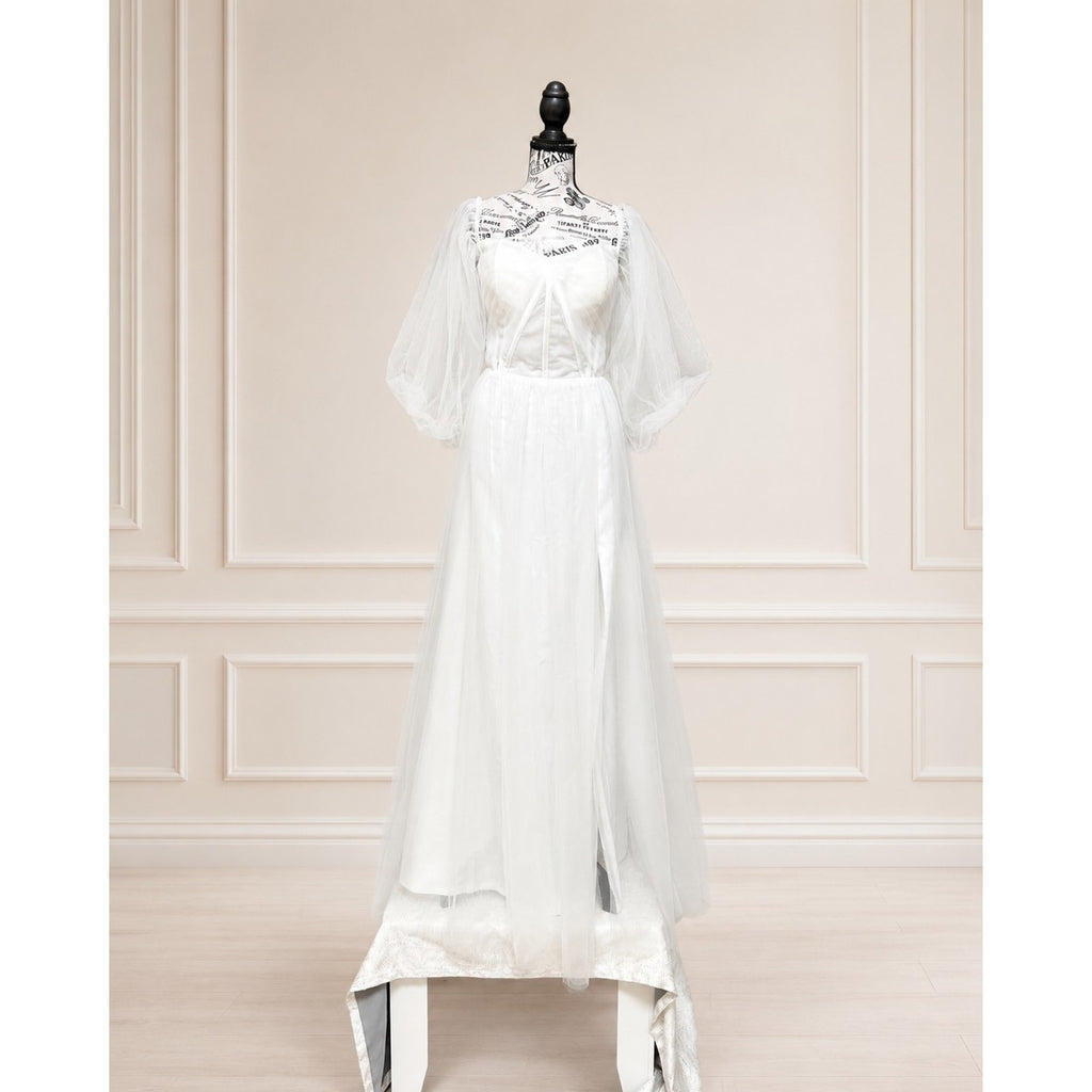 WG006 Size 12 Soft White Tulle Puff Sleeve Sweetheart A-Line Wedding Gown